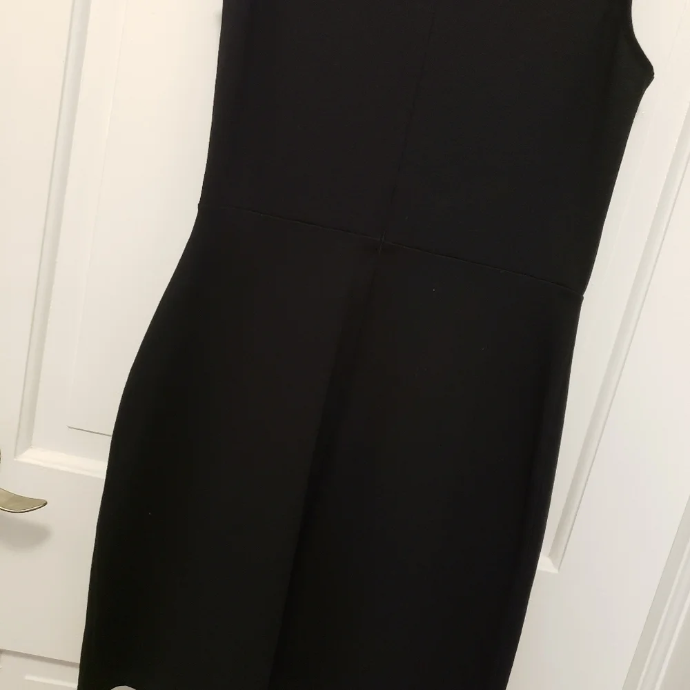 Evereve Black Sleeveless Mock Neck Sheath Dress - Picture 13 of 14